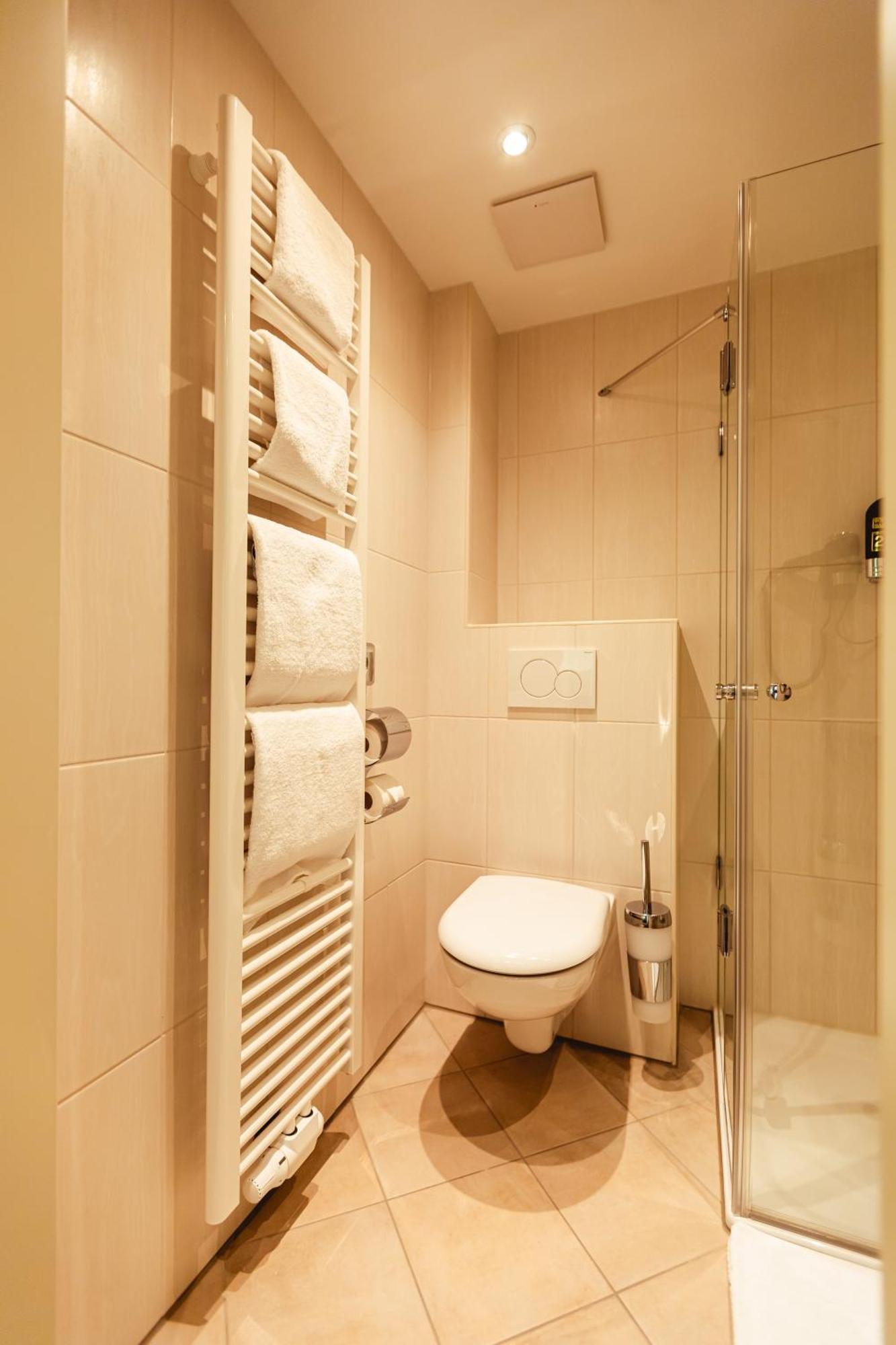 Hotel & Restaurant Hubertus Sehnde Εξωτερικό φωτογραφία